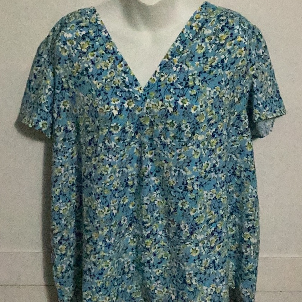 Blue Floral V-Neck Women’s Top Size XXL